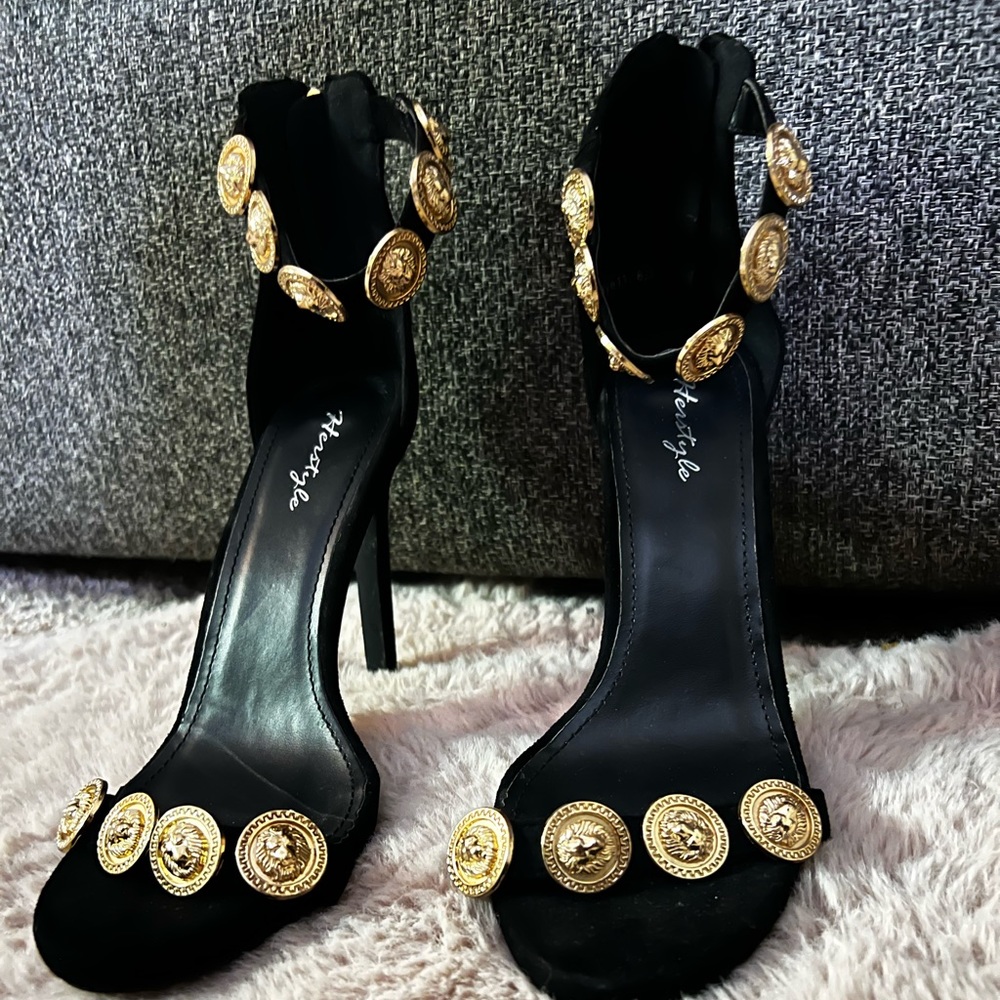 Black and gold sandal